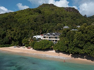 CROWN_BEACH_HOTEL_Areal_View_Drone2