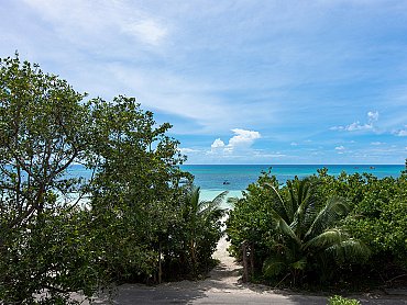 Balcony-view_L'Hirondelle_Self_Catering_Seychelles