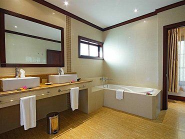 larchipel_deluxe_room_bagno
