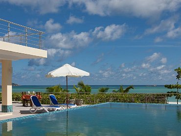 acajou_esterno_piscina3