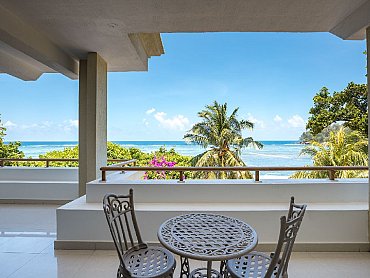 CROWN_BEACH_HOTEL_balcone_junior_suite
