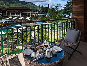 savoy_mahe_ocean_view_room_balcony savoy_mahe_ocean_view_room_balcony