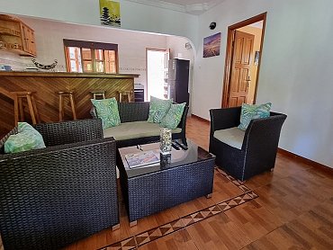 Casa_De_Leela_&_Cocolux_Self_Catering_Apartaments_livingroom