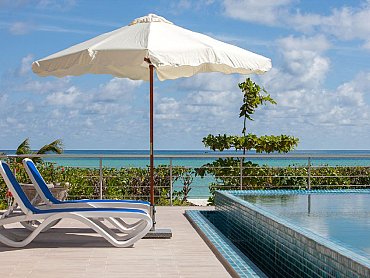 acajou_esterno_piscina2