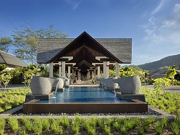 STORY_hotel_mahe_entrata