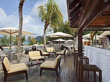 raffles_praslin_Curieuse_Pool_Bar