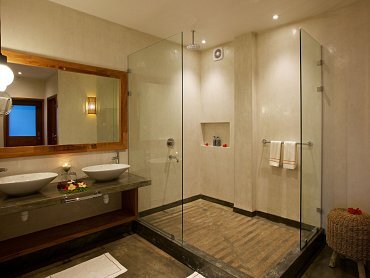 family_bathroom_Les_Lauriers_Seychelles