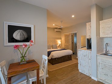 seafront-queen-category__Le_Nautique_Mahè