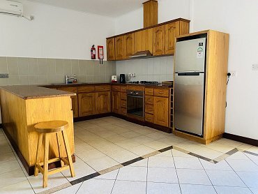 Cosmoledo+1+BR+kitchen-1920w