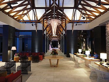 EDEN_BLUE_HOTEL_Night_reception