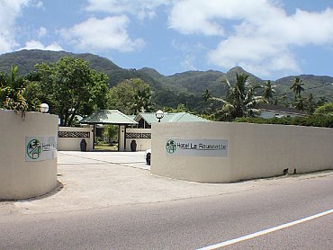 la_roussette_mahe_entrata_hotel