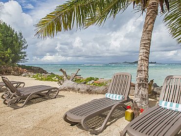 villa_beach_beach_praslin_spiaggia