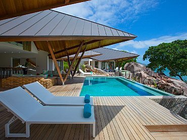 VILLA_DECKENIA_PRASLIN_PISCINA