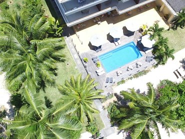 CROWN_BEACH_HOTEL_Areal_View_Drone_piscina