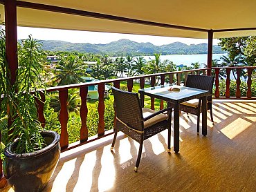 larchipel_praslin_deluxe_Chalet_terrace