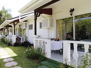 Le_Relax_Beach_Resort _front_view_of_rooms