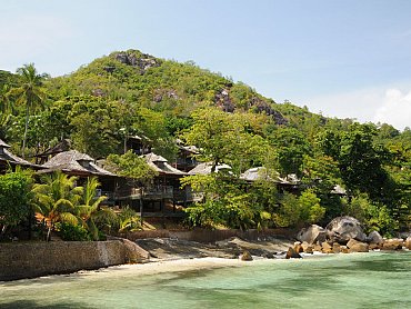 HILTON_NORTHOLME_SEYCHELLES_RESORT_SPA_Bay_view_on_villas