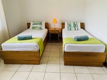 2bRapartment_bedroom2_with2_single_beds