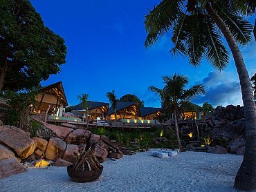 VILLA_DECKENIA_PRASLIN_NOTTURNA