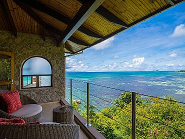 coco_de_mer_black_parrot_balcone_vista2