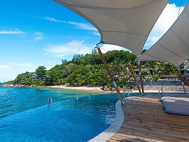 coco_de_mer_jetty_pool