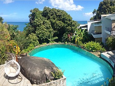 bliss_hotel_mahè_piscina