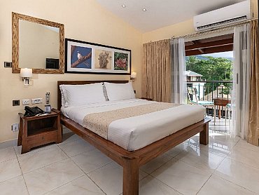 Coral_Strand_Smart_Choice_Hotel_PENTHOUSE_suite_room