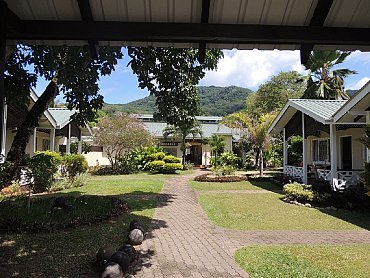 la_roussette_mahe_chalet3