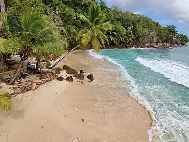 mango_house_mahè_spiaggia