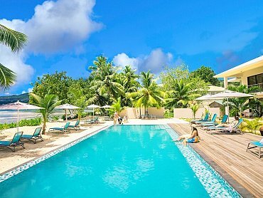 Pineapple_Beach_villas_exterior_pool
