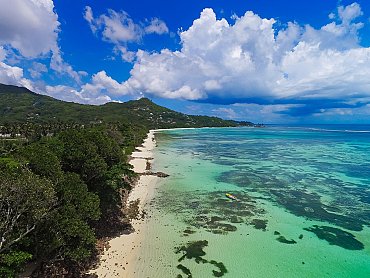 drone-shot-view-north__Le_Nautique_Mahè