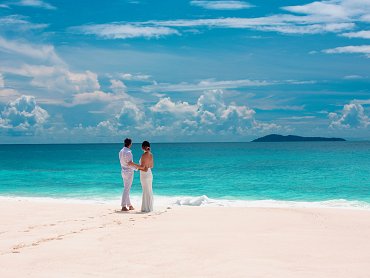 COUPLE AT THE BEACH