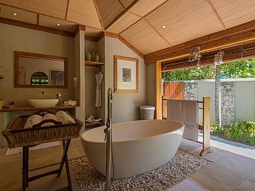 BEACH COTTAGE BATHROOM (2)