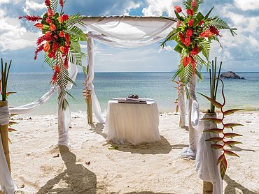 MAHE BEACH WEDDING SET UP 4