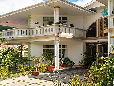 340 DEGREES MOUNTAIN VIEW APARTMENT