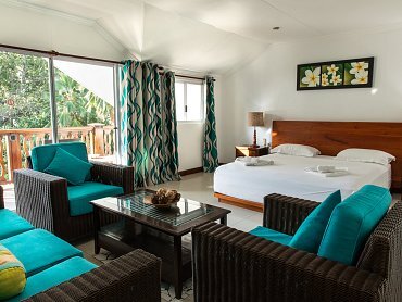 AUGERINE GUESTHOUSE-Bedroom & Living room-2