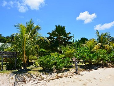 VILLA DE CERF RESTAURANT SIGNAGE (3)