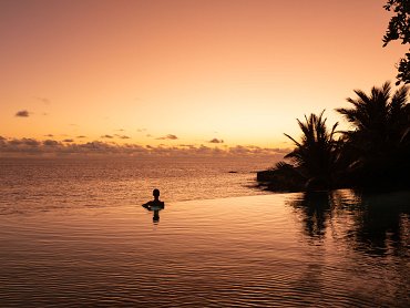 Cheval Blanc Seychelles - Main pool (2)