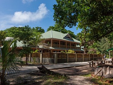 HOTEL EXTERIOR VIEW_ANSESEVEREBEACHVILLA_LADIGUE