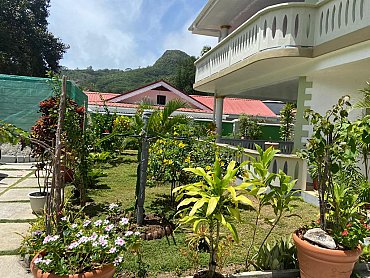 340 DEGREES MOUNTAIN APARTMENT_Garden 3