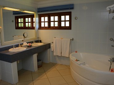 Luxury Bedroom_Bathroom (10)