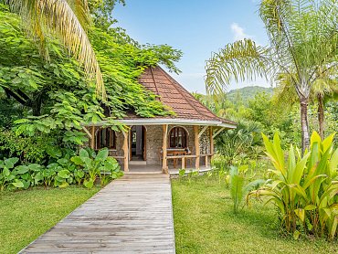 BLISS HOTEL PRASLIN FAMILY SUITE CHALET