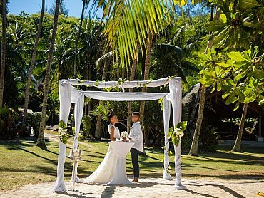 COUPLE AT WEDDING SETUP (2)
