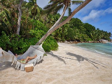 Beach_Grand_Anse_Hammock_Guest_[7966-A4]
