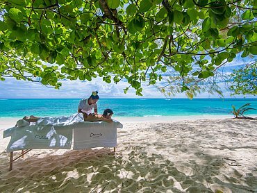 MASSAGE ON THE BEACH