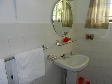BATHROOM AMENITIES (2)