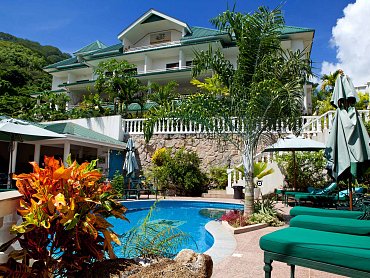 HANNEMAN HOLIDAY RESIDENCE-Pool area