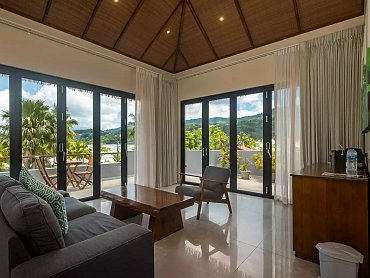BLUE LAGOON SEATING AREA