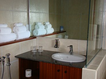 HANNEMAN HOLIDAY RESIDENCE-Two bedroom Penthouse Master bathroom