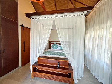 PENTHOUSE BED 1